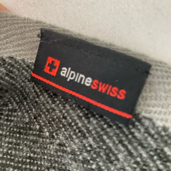 Scarf. - Picture 5 of 6